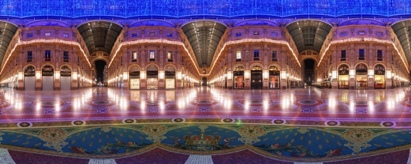 La Galleria Vittorio Emanuele II a Milano durante il Natale