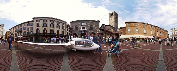 A real glider in Piazza Vecchia in Bergamo Alta